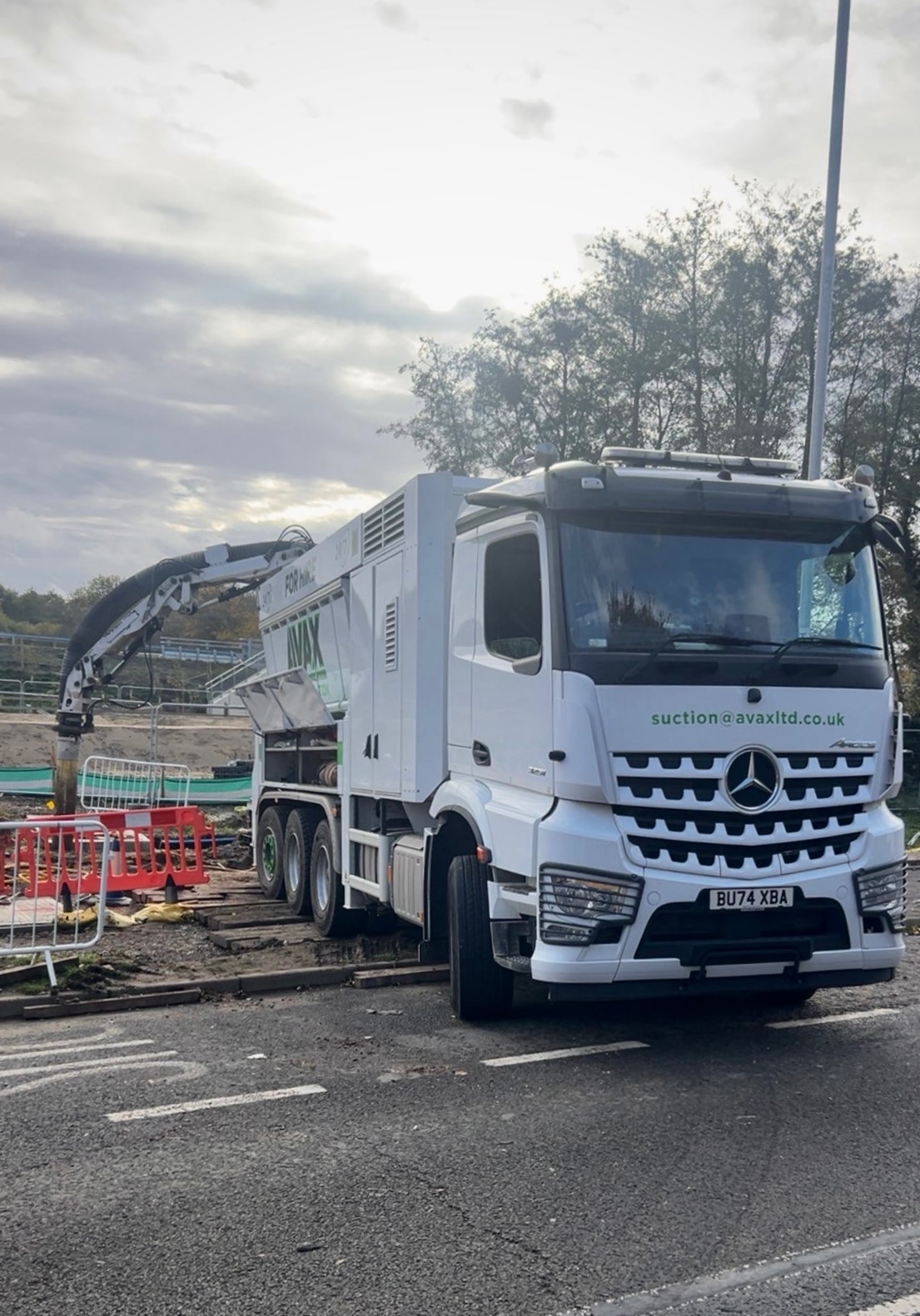 AVAX suction excavation unit on site